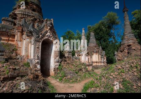 Myanmar, Birmanie orientale, lac Inle, Inthhein, Nyaung Ohak, des temples qui s'émiettent Banque D'Images