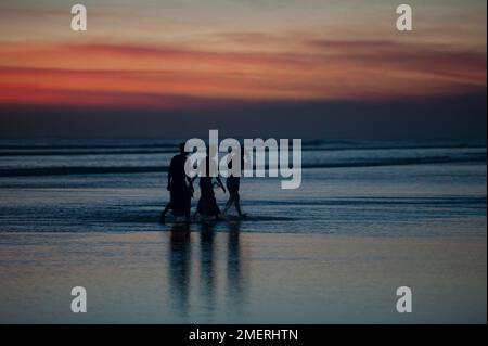 Myanmar, Birmanie occidentale, Sittwe, plage au coucher du soleil Banque D'Images