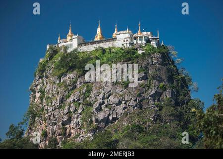 Myanmar, Myanmar occidental, Bagan, Mont Popa Banque D'Images