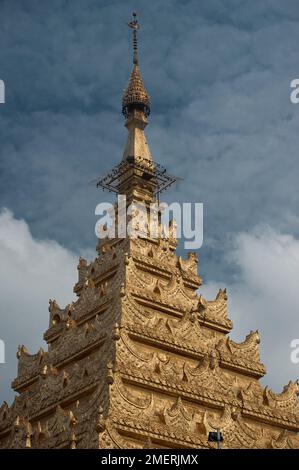 Myanmar, région de Mandalay, Mandalay, Temple de Mahamuni, stupa spire Banque D'Images