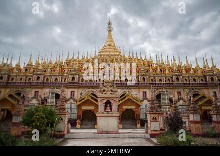 Myanmar, autour de Mandalay, Monywa, Thanboddhay Paya, stupa principal Banque D'Images