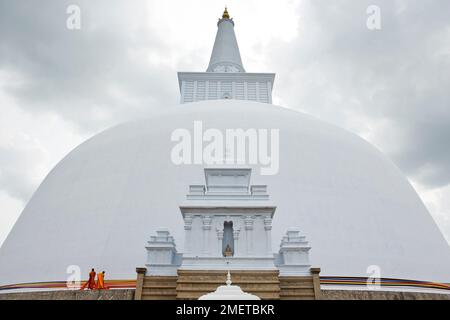 Anuradhapura, province du Centre-Nord, Ruwanweliseya Dagoba, Sri Lanka Banque D'Images