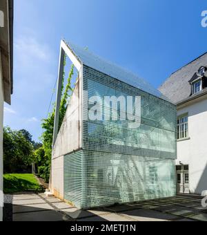 Ancien monastère de Wedinghausen, musée d'aujourd'hui, archives de la ville et centre d'événements, bâtiment en verre dans la cour, salle d'exposition, Arnsberg, Sauerland Banque D'Images