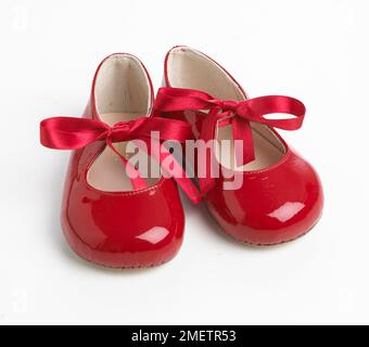 Le ruban rouge chaussures Banque D'Images