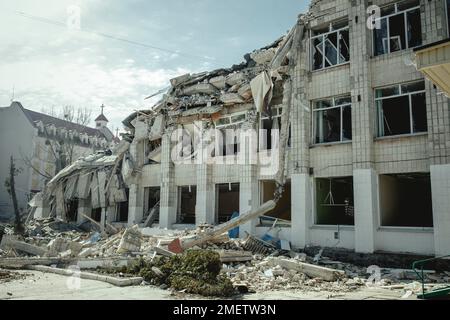 25th école détruite par une attaque de missiles russes le 4 mars à 9:30 h, Schytomir, Ukraine Banque D'Images