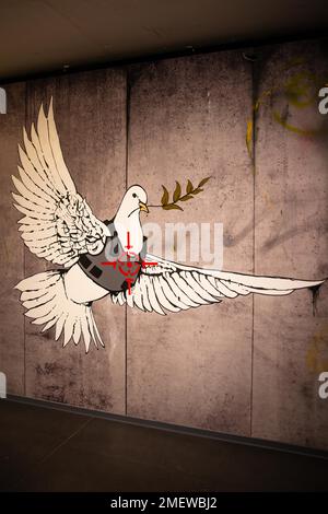 Dove de la paix à Bethléem, Banksy, exposition sur l'artiste de rue, Muelheim, Allemagne Banque D'Images
