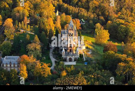 Château de Drachenburg de 1884, ancienne villa privée de l'investisseur financier Stephan von Sarter, Siebengebirge, Koenigswinter, Rhénanie, Nord Banque D'Images