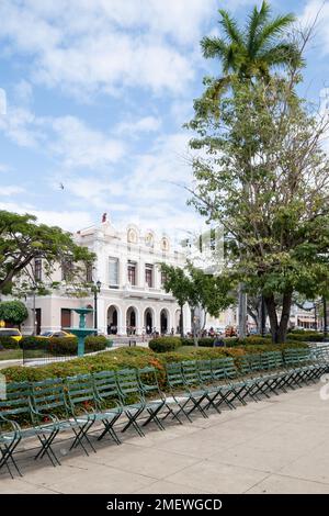 Parque José Martí avec Teatro 'Tomás Terry', Théâtre Tomas Terry, Cienfuegos, Cuba, Teatro 'Tomás Terry', Théâtre Tomas Terry, Cienfuegos, Cuba Banque D'Images