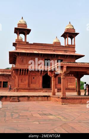 Un palais de l'empereur Akhbar à Fathepur Sikri, ville montrant des exemples étonnants des collections les mieux préservées de l'architecture indienne Mughal, Agra, Inde Banque D'Images