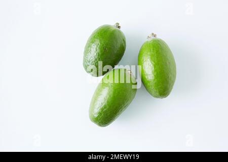 Fruit de goyave d'ananas sur fond blanc Banque D'Images