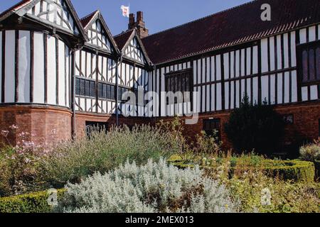 L'aile ouest et la grande salle de Gainsborough Old Hall, qui a plus de 500 ans et l'un des plus conservés manoir médiéval en Angleterre. Banque D'Images