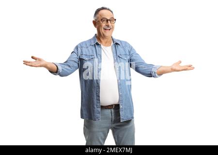 Homme mature excité gestante avec des mains isolées sur fond blanc Banque D'Images