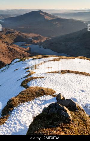 Neige sur le sommet de Snowdon, au nord du pays de Galles Banque D'Images