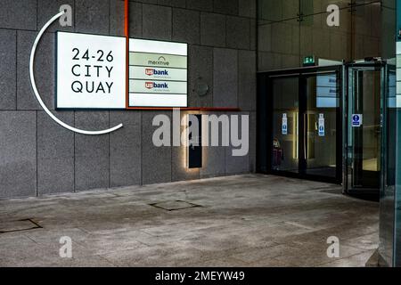 Les bureaux des États-Unis Banque fournissant le Fonds mondial et les Services de dépôt à City Quay, en Irlande, et Merative, une société de données constituée d'IBM Healthcare Banque D'Images