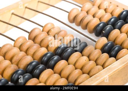 Calculatrice rétro – ancien cadre de comptage en bois Banque D'Images