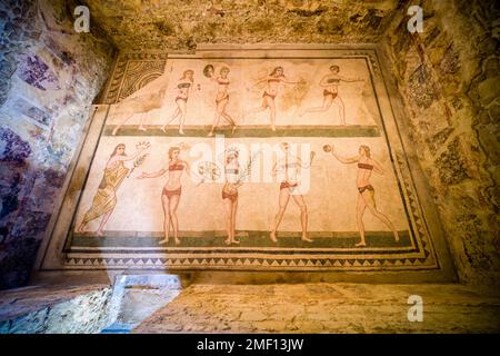 Les mosaïques artistiques de la Villa Romana del Casale, monument de l'art et de l'architecture romaines tardives, font partie du patrimoine mondial de l'UNESCO. Banque D'Images