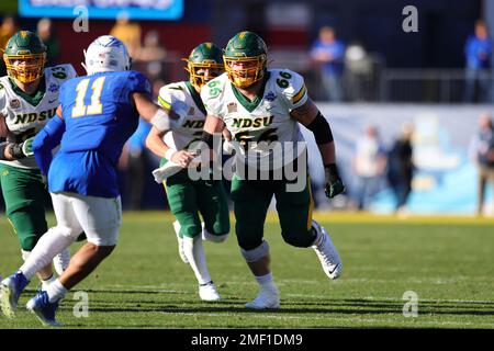 North Dakota State Bisons Guard Nash Jensen se met à bloquer au cours du troisième trimestre de la NCAA Division I 2023 FCS National Championship Game à Toyo Banque D'Images