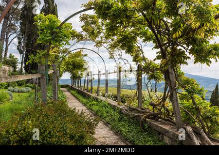 Le jardin de la Foce, l'un des plus beaux jardins privés d'Italie, dans la région toscane du Val d'Orcia, conçu par Iris Origo et Cecil Pinsent. Banque D'Images