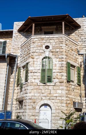 NAZARETH, ISRAËL. 27 décembre 2022. Hôpital anglais (écossais) dans le centre-ville de Nazareth. C'est un hôpital public privé qui dessert tous les lieux Banque D'Images