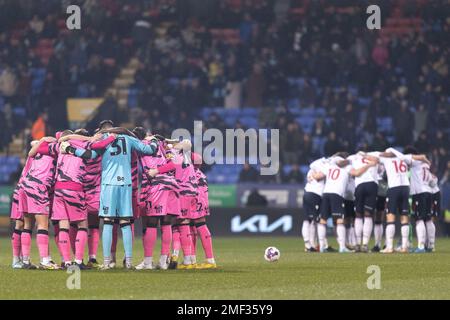 Bolton, Royaume-Uni. 24th janvier 2023. Les deux équipes se sont entassent avant le match Sky Bet League 1 Bolton Wanderers contre Forest Green Rovers à l'Université de Bolton Stadium, Bolton, Royaume-Uni, 24th janvier 2023 (photo de Bryan Phil/News Images) à Bolton, Royaume-Uni le 1/24/2023. (Photo de Phil Bryan/News Images/Sipa USA) Credit: SIPA USA/Alay Live News Banque D'Images