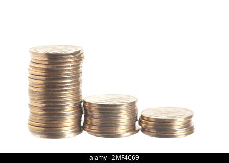 Trois piles de jetons sur blanc Banque D'Images