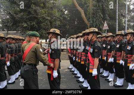 Kolkata, Inde. 24th janvier 2023. Les soldats d'Assam Rifles. (Photo de Snehasish Bodhak/Pacific Press) Credit: Pacific Press Media production Corp./Alay Live News Banque D'Images