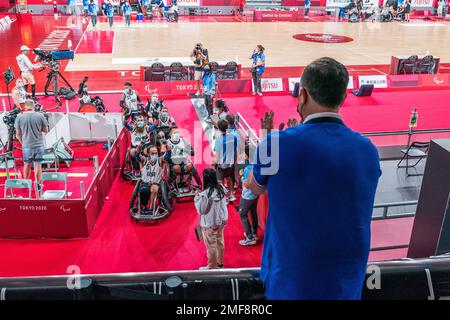 Reportage: Le deuxième gentleman Douglas Emhoff assiste au rugby à roues, le mercredi 25 août 2021, lors des Jeux paralympiques de Tokyo au stade Yoyogi à Tokyo, au Japon Banque D'Images