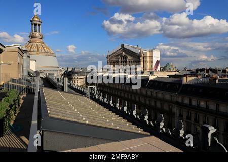 Le paysage urbain de Paris depuis le restaurant au Printemps Rooftop Terrace. Grand magasin au Printemps Haussmann.Paris.France Banque D'Images