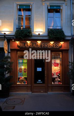 La nuit vue sur Mariage Frères magasin de thé.Paris.France Banque D'Images