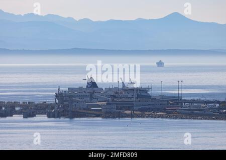 Terminal de ferry Tsawwassen dans le détroit de Georgia Colombie-Britannique Banque D'Images