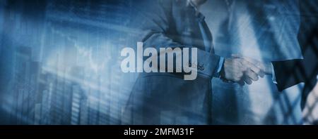 coopération commerciale, banque, investissement et concept de commerce mondial. les hommes d'affaires sont en contact avec des données financières. bannière avec espace de copie Banque D'Images