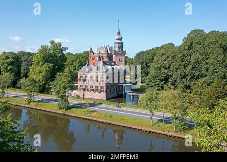 Antenne du château de Nijenrode sur la rivière Vecht aux pays-Bas Banque D'Images