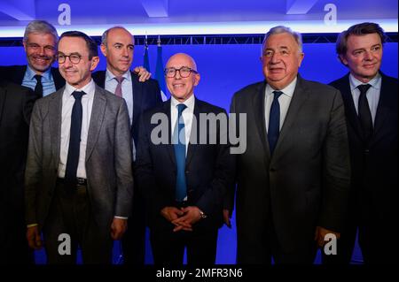 Julien Mattia / le Pictorium - le président des Républicains, Eric Ciotti, présente ses voeux, à Paris le 24 janvier 2023 - 24/1/2023 - France / Ile-de-France (région) ; Ile-de-France (région) / Paris - toute la famille LR autour d'Eric Ciotti à la fin de la nouvelle année, les salutations des Républicains, à Paris sur 24 janvier 2023 Eric Ciotti présente ses salutations au siège des Républicains, à Paris sur 24 janvier 2023 Banque D'Images