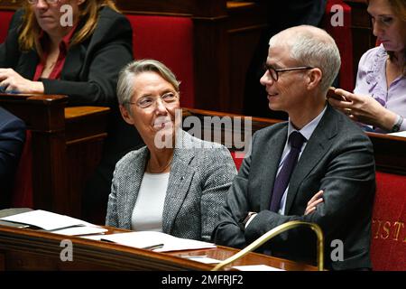 Paris, France. 24th janvier 2023. Le Premier ministre Elisabeth borne et Franck Riester, ministre délégué auprès du Premier ministre, chargé des relations avec le Parlement lors d'une session de questions au gouvernement à l'Assemblée nationale à Paris, France sur 24 janvier 2023. Photo de Victor Joly/ABACAPRESS.COM crédit: Victor Joly/Alay Live News Banque D'Images