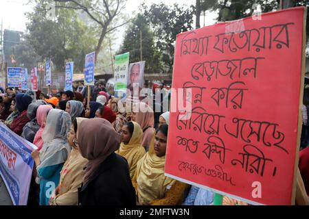 Dhaka, Bangladesh. 24th janvier 2023. Des manifestants protestent contre les attaques et les persécutions des travailleuses de Hezbut Tawheed à travers le pays, à 24 janvier 2023, à Dhaka, au Bangladesh. (Credit image: © Author/eyepix via ZUMA Press Wire) USAGE ÉDITORIAL SEULEMENT! Non destiné À un usage commercial ! Banque D'Images