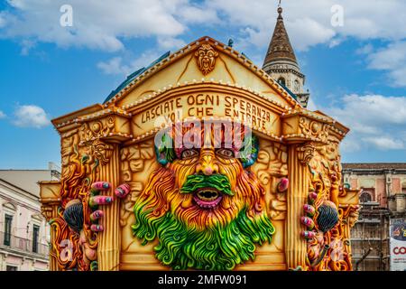 Carnaval de Schoenster en Sicile, défilé de chars allégoriques et fleuris, Acireale, Sicile, Acireale, Sicile, Italie Banque D'Images