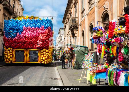 Carnaval de Schoenster en Sicile, défilé de chars allégoriques et fleuris, Acireale, Sicile, Acireale, Sicile, Italie Banque D'Images