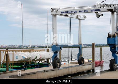 Planches à voile à Washington Sailing Marina Banque D'Images