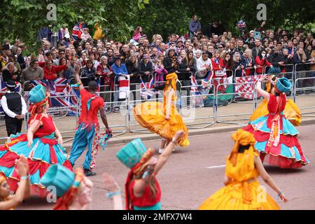 Platinum Jubliee Pageant, célébrant 70 ans de service de la Reine avec l'armée du Royaume-Uni et des artistes de tout le règne de sa Majesté le long du Mall Banque D'Images