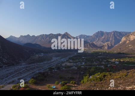 Parc national de la Huasteca, Monterrey, Nuevo León, Mexique vue sur le parc, ciel bleu et montagnes rocheuses Banque D'Images