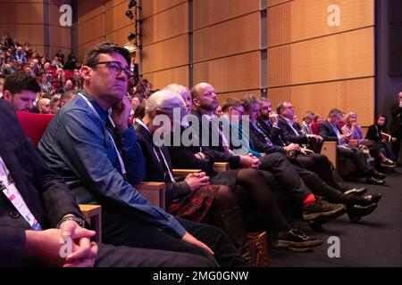 Manchester, Royaume-Uni. 25th janvier 2023. Andy Burnham (maire de Manchester) avec d'autres Majors et dignitaires du nord écoutent Michael Gove. 25th janvier 2023 le secrétaire de nivellement supérieur et secrétaire de l'ombre, Michael Gove MP et Lisa Nandy MP, ont pris la parole aujourd'hui à Manchester Central à la Convention annuelle du Nord. Credit: GaryRobertschography/Alay Live News Banque D'Images