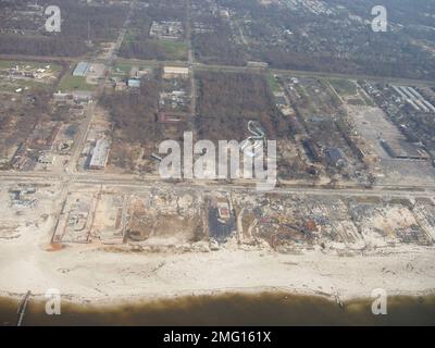 Séquelles - divers - 26-HK-48-159. grande vue aérienne de la destruction sur le front de mer. Ouragan Katrina Banque D'Images