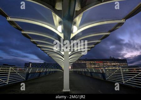 Bells Bridge au-dessus de la rivière Clyde, Glasgow, Écosse Banque D'Images