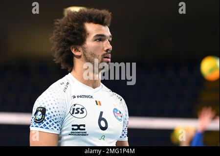 Civitanova Marche, Italie. 25th janvier 2023. Michiel Ahyi #6 (Knack Roeselare) pendant Cucine Lube Civitanova vs Knack Roeselare, match de volleyball de la Ligue des champions du CEV à Civitanova Marche, Italie, 25 janvier 2023 Credit: Independent photo Agency/Alay Live News Banque D'Images