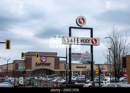 Vancouver, CANADA - janvier 15 2023 : le panneau du magasin Safeway. Canada Safeway est une chaîne de supermarchés canadienne qui opère principalement dans les provinces de l'Ouest Banque D'Images