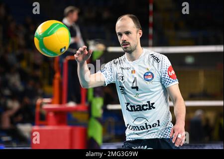 Civitanova Marche, Italie. 25th janvier 2023. Stijn d'Hulst #4 (Knack Roeselare) pendant Cucine Lube Civitanova vs Knack Roeselare, match de volleyball de la Ligue des champions du CEV à Civitanova Marche, Italie, 25 janvier 2023 Credit: Independent photo Agency/Alay Live News Banque D'Images