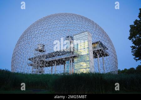 Le musée à l'aube de la biosphère au parc Jean-Drapeau sur l'Île Sainte-Hélène, Montréal, Québec, Canada. Banque D'Images