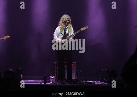 Madrid, Espagne. 25th janvier 2023. La chanteuse Christina Rosenvinge joue en direct pendant le festival de musique Inverfest au Teatro Circo Price à Madrid. Crédit : SOPA Images Limited/Alamy Live News Banque D'Images