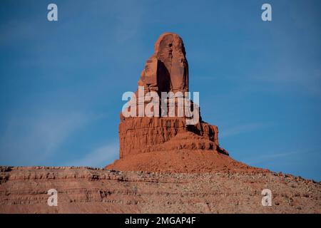 Monument Valley est un symbole emblématique du sud-ouest américain, qui abrite la nation Navajo. Banque D'Images