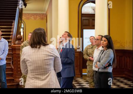 La semaine du 21 août 2022, l'État du Wyoming et la Garde nationale du Wyoming ont accueilli quatre dignitaires tunisiens du ministère de l'intérieur en rapport avec les domaines de l'agriculture, de la protection civile, de l'éducation et du tourisme. Banque D'Images